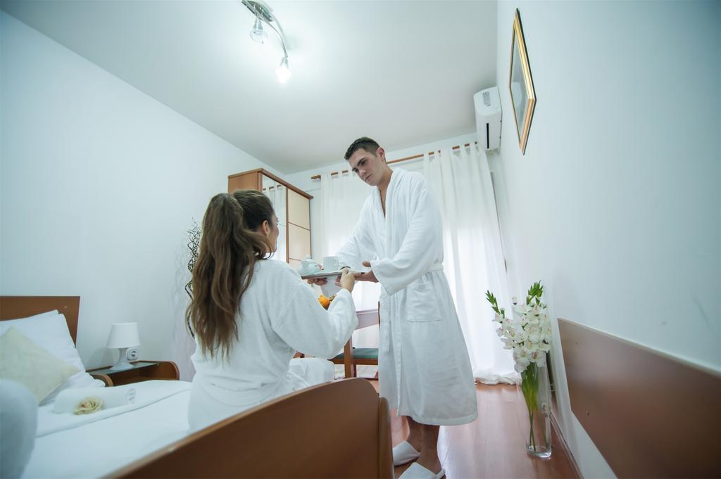 Gec Hotel Zapresic Ruang foto