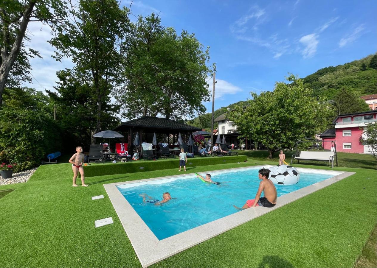 Gec Hotel Zapresic Bagian luar foto