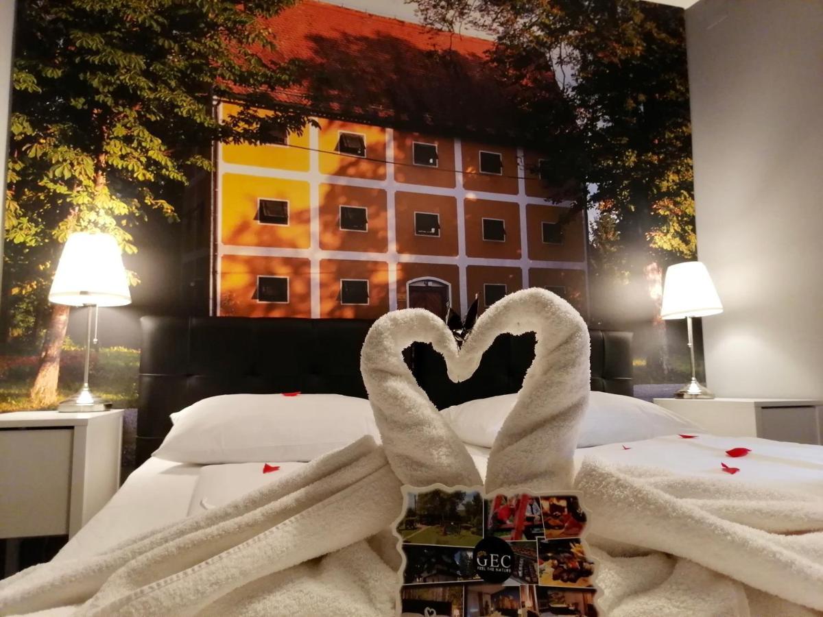 Gec Hotel Zapresic Bagian luar foto