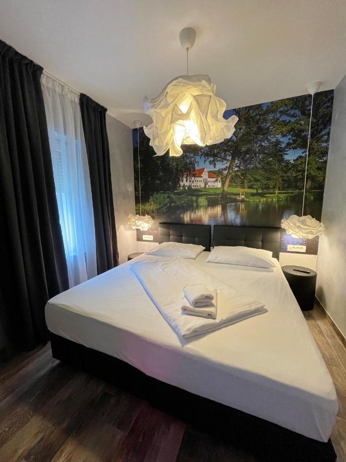 Gec Hotel Zapresic Bagian luar foto