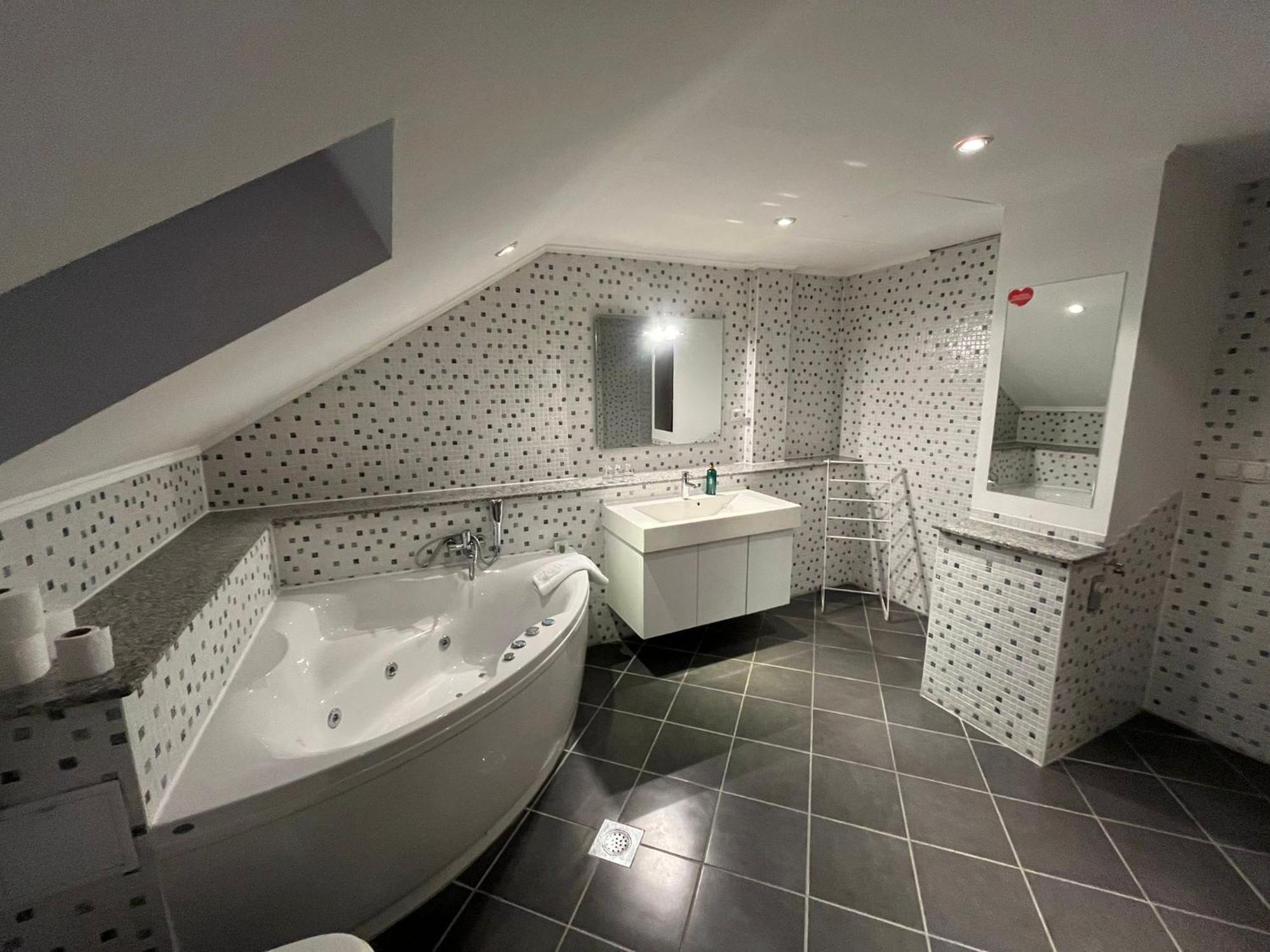 Gec Hotel Zapresic Bagian luar foto