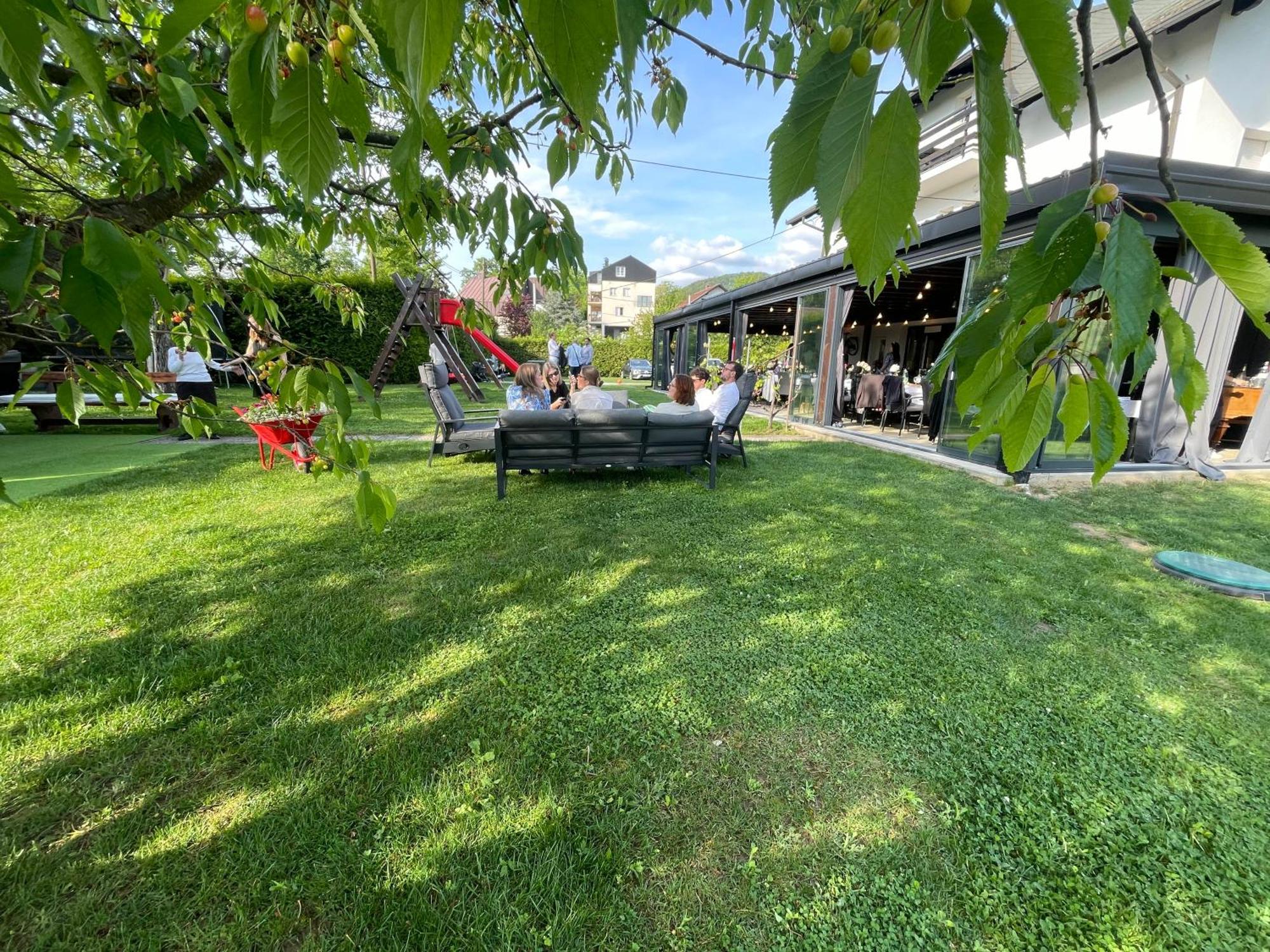 Gec Hotel Zapresic Bagian luar foto