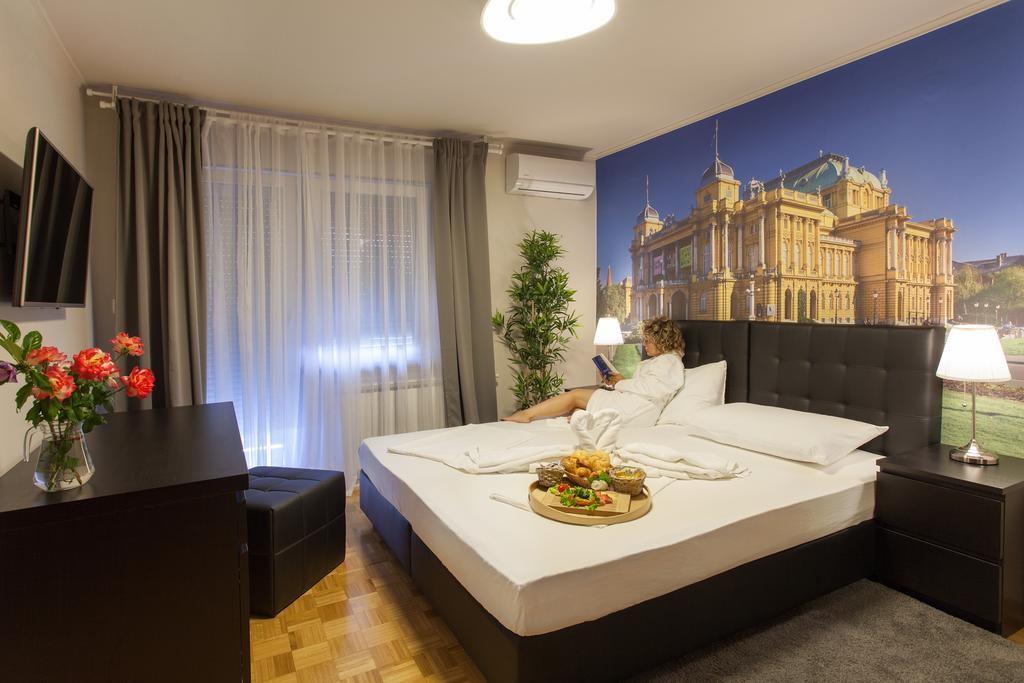 Gec Hotel Zapresic Bagian luar foto